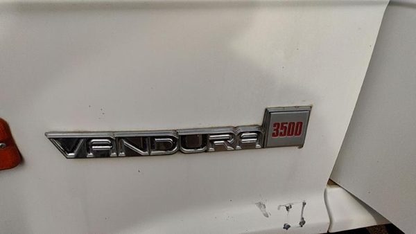 1995 Gmc Van 3500 Driver Left Badge Moulding From Fender Oem — photo 2