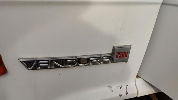 1995 Gmc Van 3500 Driver Left Badge Moulding From Fender Oem — photo 3