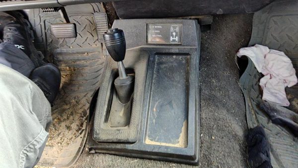 83-94 Chevy S10 Pickup Center Floor Console Oem 4X4 Trim Bezel Oem Dark Gray — photo 2