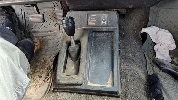 83-94 Chevy S10 Pickup Center Floor Console Oem 4X4 Trim Bezel Oem Dark Gray — photo 1