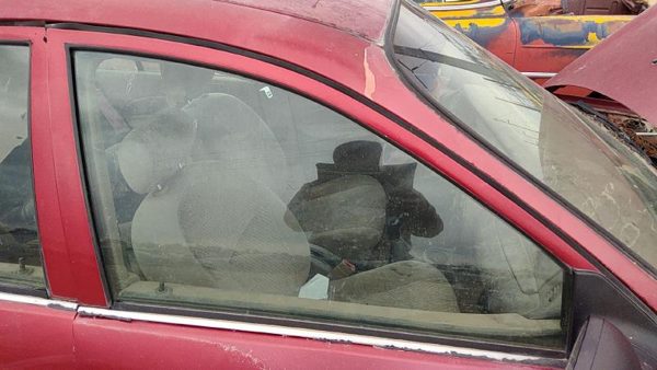 1997-2002 Ford Escort Passenger Right Front Side Window Door Glass Oem — photo 3
