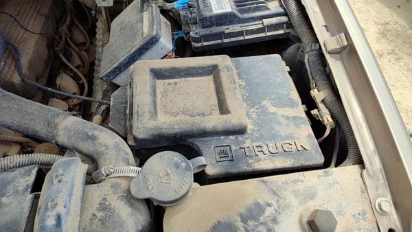 96-97 Silverado 2500 Engine Compartment Box Housing With Lid Oem Storage 7.4L — photo 2