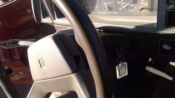 1986 Isuzu Pickup Steering Column — photo 3