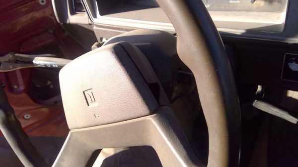 1986 Isuzu Pickup Steering Column — photo 2