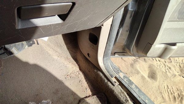 08-11 Ford Focus Passenger Right Lower Kick Trim Panel Oem Gray Gs — photo 2