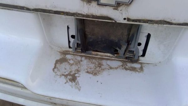 1991-1996 Chevy Caprice Fuel Tank Door With Hinge Gas Lid Oem Filler White — photo 2