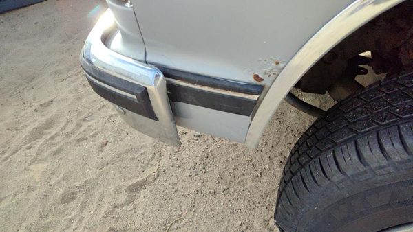 82-93 Chevy S10 Pickup Driver Left Moulding From Fender Oem Trim Strip — photo 2