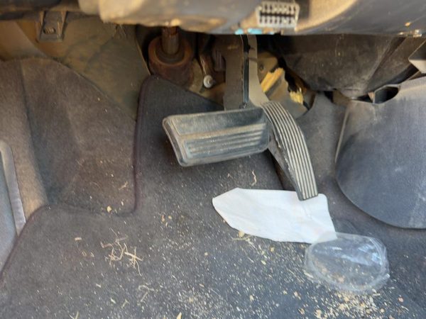 2005 Pontiac G6 Brake Pedal Assembly Oem Automatic — photo 3