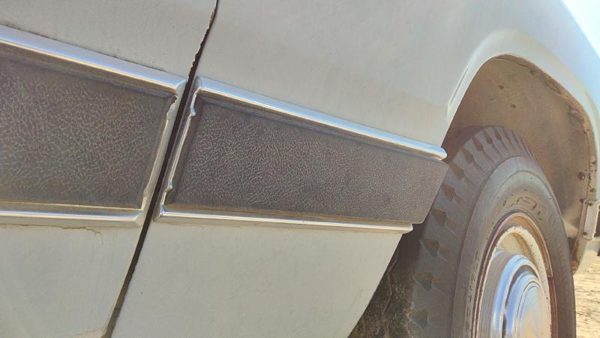 1981-1993 Dodge D350 Passenger Right Moulding From Fender Oem Trim Strip — photo 3
