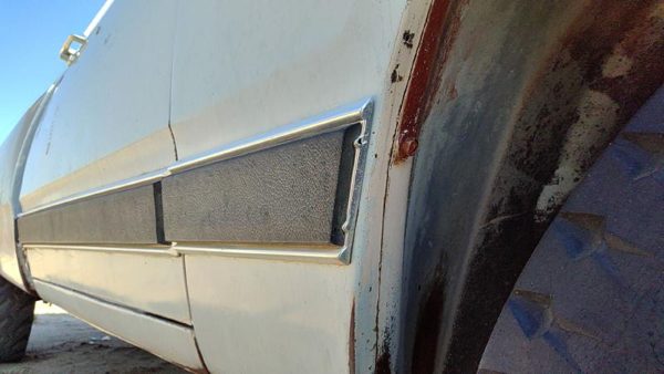 1981-1993 Dodge D350 Passenger Right Moulding From Fender Oem Trim Strip — photo 5
