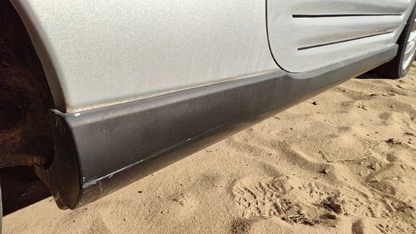 00-05 Mitsubishi Eclipse Passenger Right Lower Rocker Panel Moulding Side Skirt — photo 2