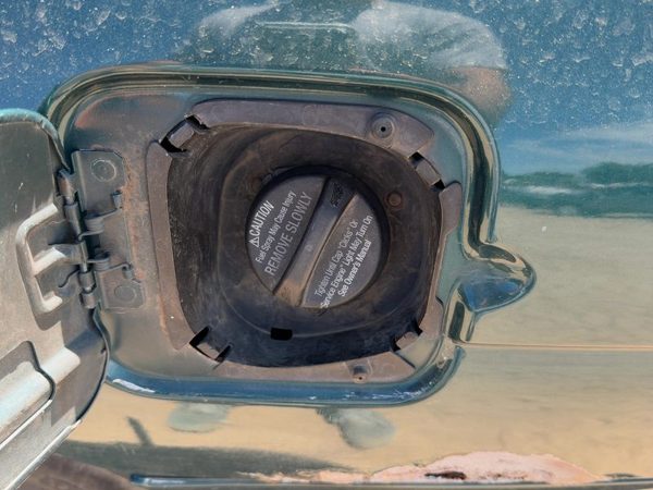 1995-2001 Chevy Lumina Fuel Filler Neck Assembly with Gas Cap OEM 10295393 — photo 3