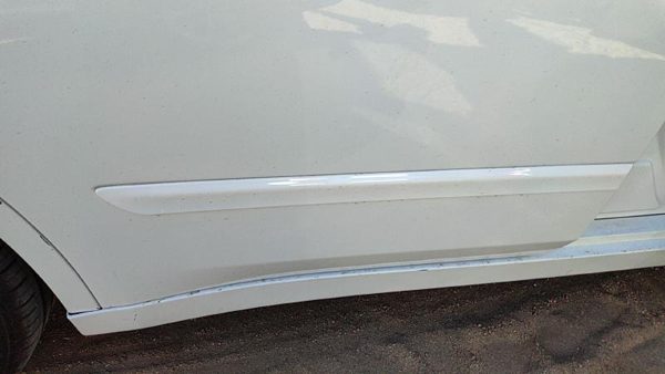 07-12 Altima Passenger Right Rear Moulding From Door Back Trim Strip White Qx3 — photo 2