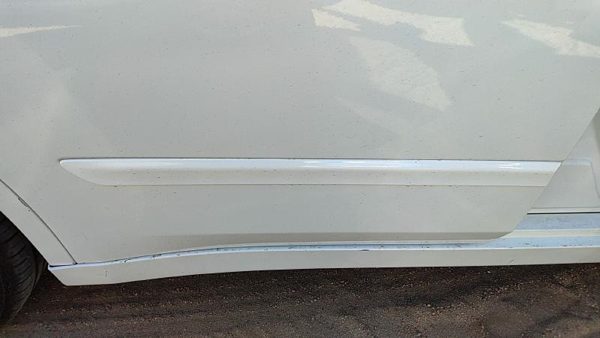 07-12 Altima Passenger Right Rear Moulding From Door Back Trim Strip White Qx3 — photo 3