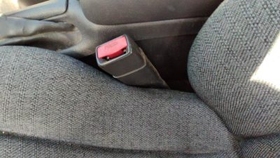 2000-05 Chevy Cavalier Driver Left Front Seat Belt Buckle Receiver Oem Gray 12C