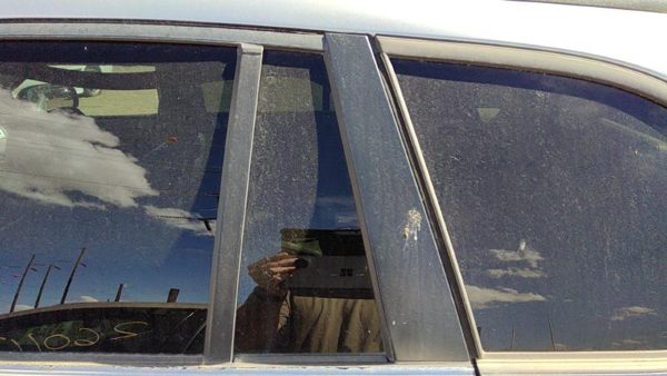 04-08 Pacifica Driver Left Rear Vent Window Back Door Glass With Frame Oem — photo 2