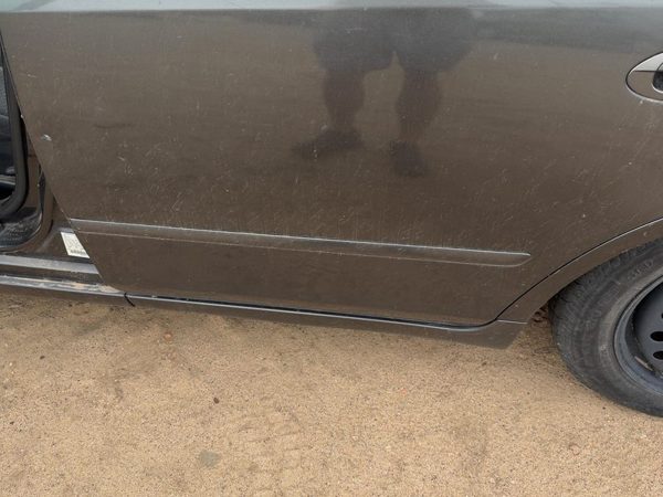 2005 Nissan Altima Driver Left Rear Moulding From Door Oem Back Smoke K11 — photo 1