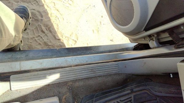 05-09 Chevy Equinox Driver Left Lower Kick Trim Panel Oem Gray 14B — photo 3
