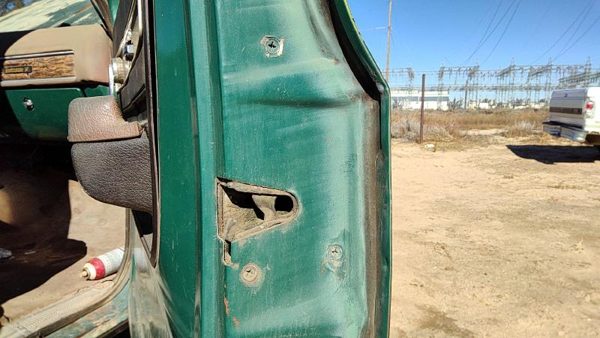 1973-1981 Silverado C10 Passenger Right Front Door Latch With Rods/Cables Oem — photo 1