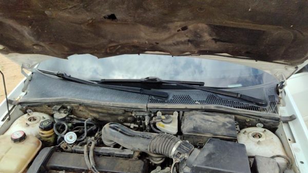 2000 Focus Station Wagon Windshield Wiper Cowl Vent Trim Panel Oem Cover — photo 1