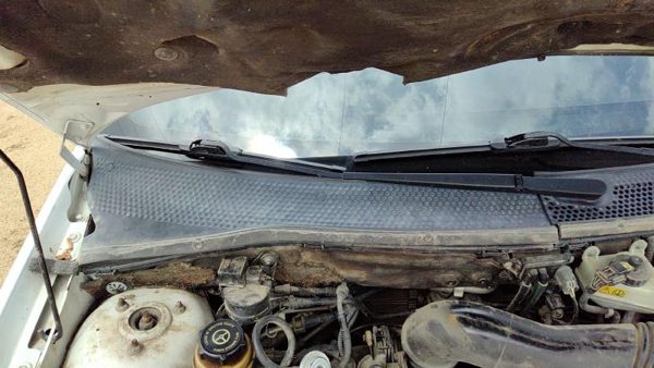 2000 Focus Station Wagon Windshield Wiper Cowl Vent Trim Panel Oem Cover — photo 7