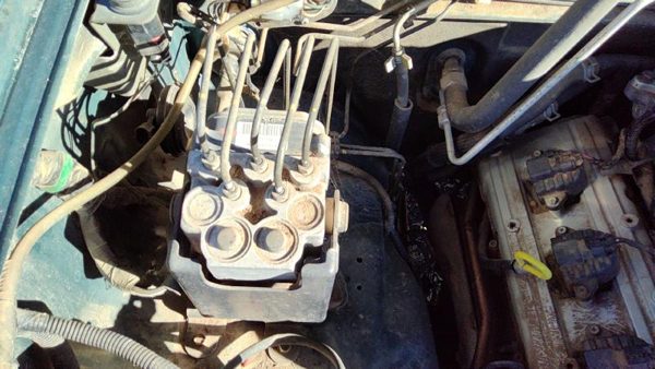 2000 Honda Passport Complete Anti Lock Brake Pump Unit Oem Abs Module Assembly — photo 1
