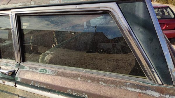 1984-1991 Jeep Grand Wagoneer Driver Left Rear Quarter Glass Back Side Window — photo 1