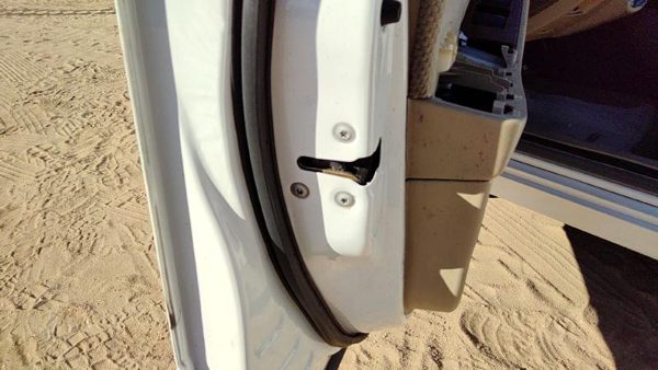 2007-2012 Nissan Altima Driver Left Front Door Latch With Rods/Cables Oem — photo 2