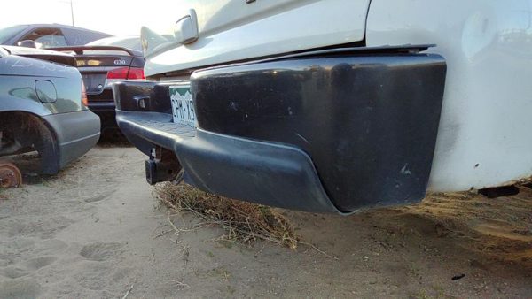 2000-2006 Chevy Suburban Rear Back Bumper Oem Step With Brackets 19121287 — photo 4