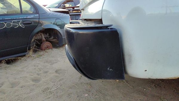 2000-2006 Chevy Suburban Rear Back Bumper Oem Step With Brackets 19121287 — photo 5