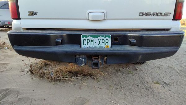 2000-2006 Chevy Suburban Rear Back Bumper Oem Step With Brackets 19121287 — photo 2