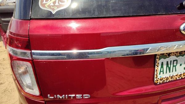 13-15 Ford Explorer Chrome Trim Strip From Back Hatch Oem — photo 2