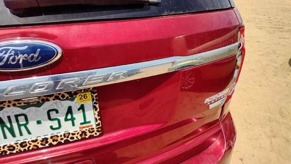 13-15 Ford Explorer Chrome Trim Strip From Back Hatch Oem — photo 5