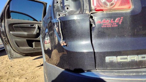 2007-2012 Gmc Acadia Driver Left Rear Bumper Corner End Cap 58U Carbon Black — photo 4