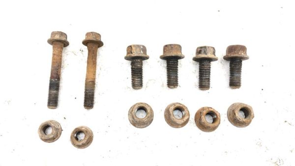 1990 Chevy Silverado 1500 Torssion Bar Mount Crossmember Bracket Keys Hardware — photo 2