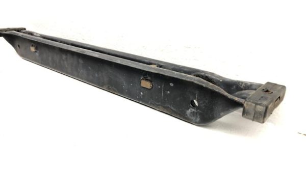 1990 Chevy Silverado 1500 Torssion Bar Mount Crossmember Bracket Keys Hardware — photo 9