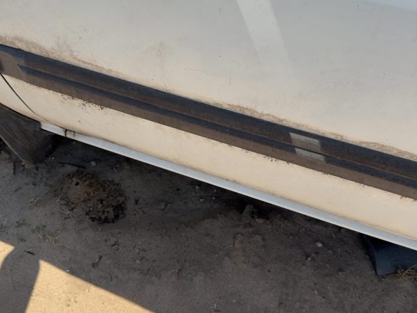 1988-1989 Honda Accord Lx Driver Left Front Moulding From Door Oem — photo 4