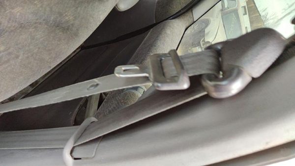 2000 Chrysler Town & Country Driver Left Front Seat Belt Retractor Shoulder Gray — photo 1