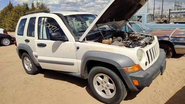 2005 Jeep Liberty — vehicle photo 2