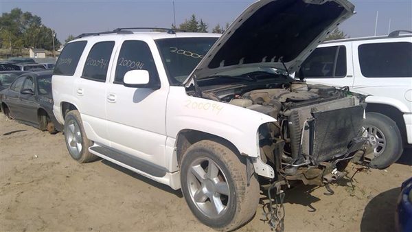 2005 GMC Yukon — vehicle photo 1