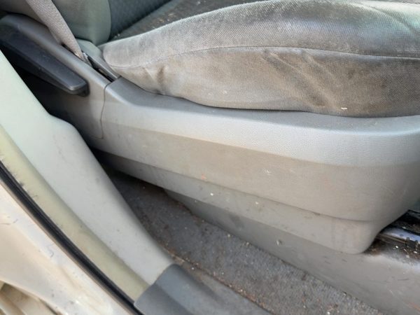 2008-2010 Chrysler Town & Country Passenger Right Side Seat Trim Panel Oem Gray — photo 3