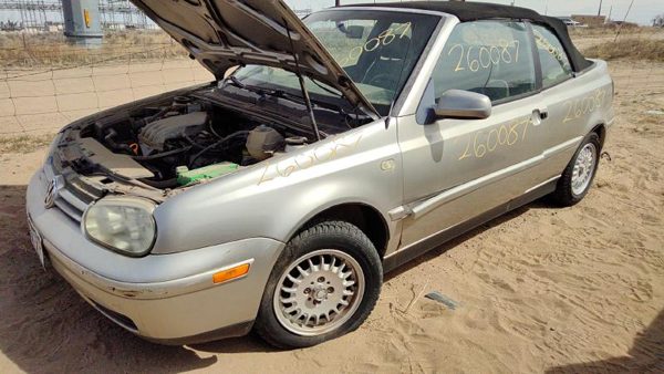2000 Volkswagen Golf — vehicle photo 1