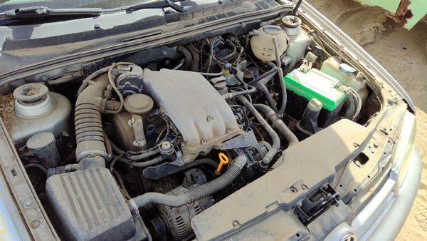 2000 Volkswagen Golf — vehicle photo 8