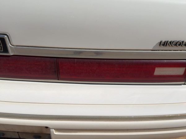 1993-1994 Lincoln Town Car Passenger Right Tail Light Brake Lamp Oem Rear — photo 3