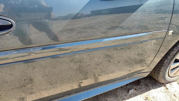 04-08 Grand Prix Passenger Right Front Moulding From Door Trim Stealth Gray 46U — photo 4