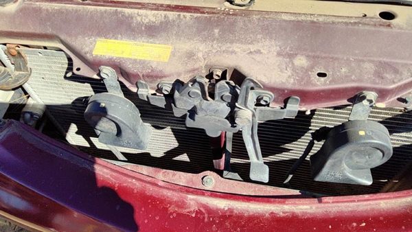 2002-2006 Toyota Camry Hood Latch Assembly With Bracket Oem 5320133909 — photo 4