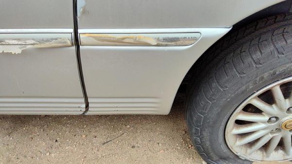 96-00 Chrysler Town & Country Driver Left Rear Moulding On Quarter Panel Silver — photo 4