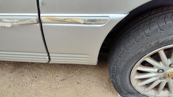 96-00 Chrysler Town & Country Driver Left Rear Moulding On Quarter Panel Silver — photo 3