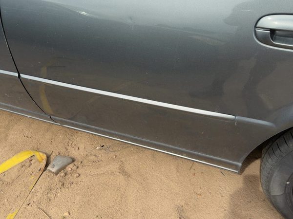 98-04 Seville Driver Left Rear Moulding From Door Back Side Molding Sedan Sts Th — photo 1