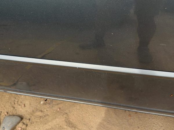 98-04 Seville Driver Left Rear Moulding From Door Back Side Molding Sedan Sts Th — photo 2